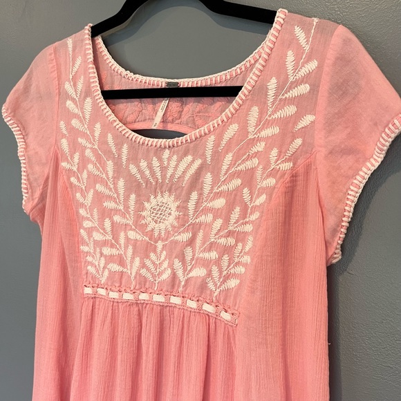 NWOT Free People India Gauze Embroidered Dress Pit to Pit: 23”. - Picture 4 of 8